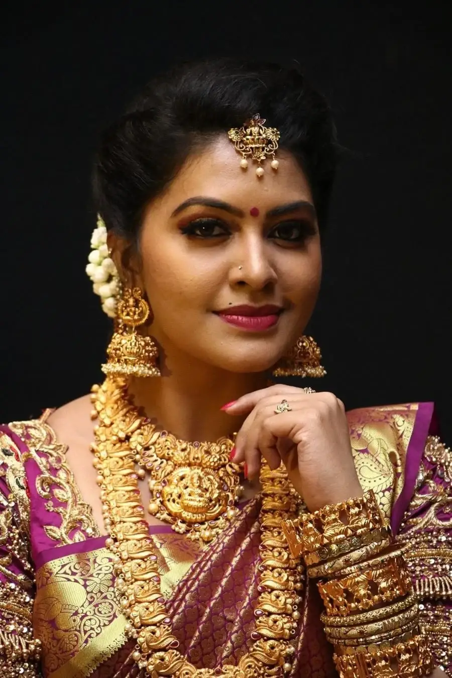 BEAUTIFUL INDIAN TV ACTRESS RACHITHA MAHALAKSHMI IN MAROON SILK SAREE 4
